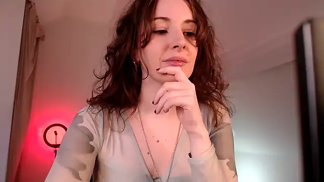 sophia leurre online show from 7, 1, 2025