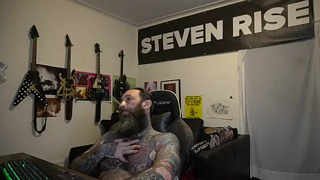 Snapshot of StevenRiseNYC chatting on 26, 5, 2026 StevenRiseNYC online show from 26, 5, 2026