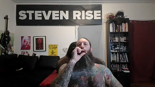 Snapshot of StevenRiseNYC chatting on 1, 6, 2026 StevenRiseNYC online show from 1, 6, 2026