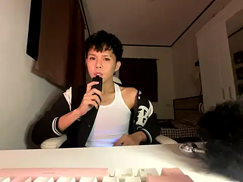 Snapshot of Plaxtique chatting on 26, 9, 2025 Plaxtique online show from 26, 9, 2025