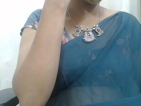 Lovely Siri 23 online show from 9, 11, 2025