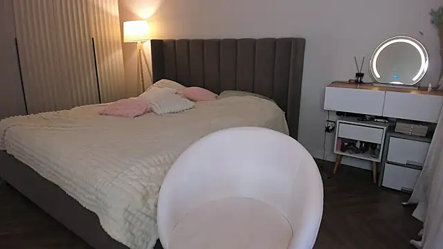 Snapshot of Anni__cute chatting on 19, 6, 2026 Anni cute online show from 19, 6, 2026