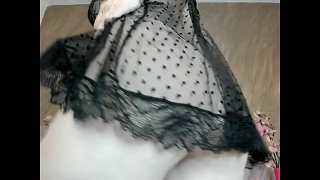 Rayanablackandwhite online show from 20, 4, 2026