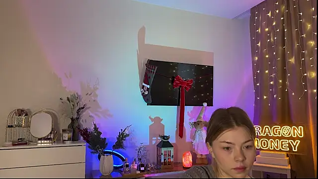 Snapshot of Aliceimhorny chatting on 3, 12, 2024 Aliceimhorny online show from 3, 12, 2024