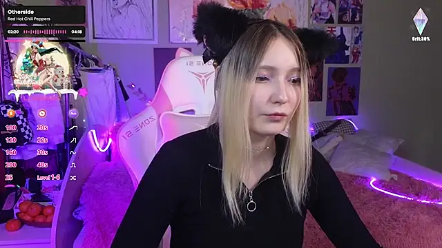 Snapshot of Evie_Ro chatting on 20, 12, 2024 Evie Ro online show from 20, 12, 2024