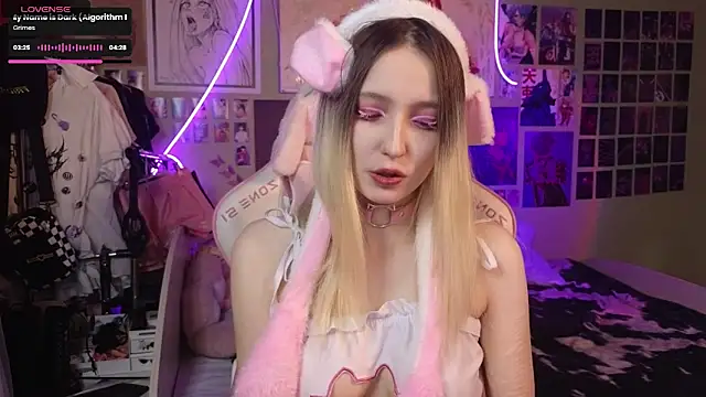 Snapshot of Evie_Ro chatting on 19, 3, 2025 Evie Ro online show from 19, 3, 2025