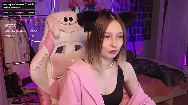 Snapshot of Evie_Ro chatting on 30, 9, 2025 Evie Ro online show from 30, 9, 2025