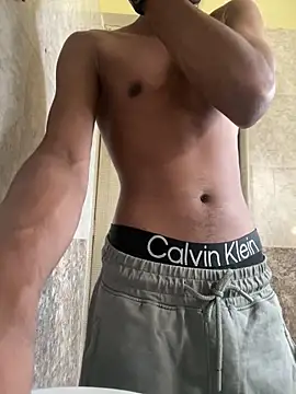 skinnyboytoy6 online show from 13, 2, 2025