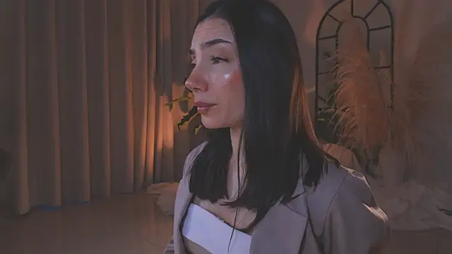 AmyArmstrong online show from 15, 9, 2025