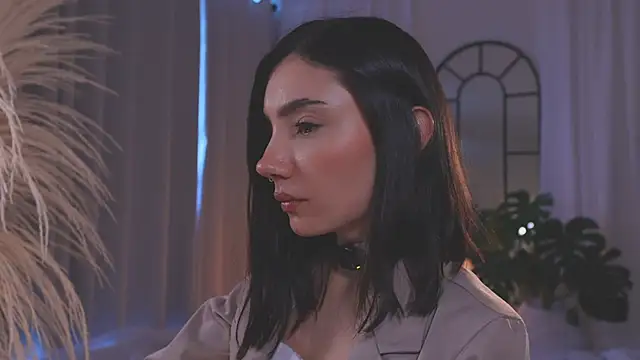 AmyArmstrong online show from 13, 11, 2025