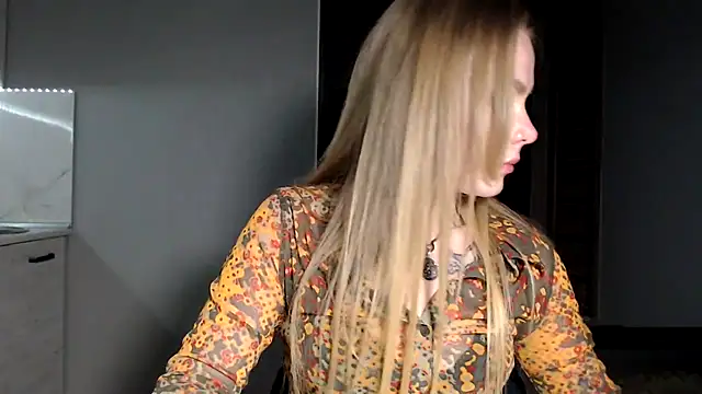 Snapshot of Sunbeam_ chatting on 25, 4, 2026 Sunbeam online show from 25, 4, 2026