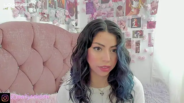 Snapshot of natalie_jaensen chatting on 15, 3, 2025 natalie jaensen online show from 15, 3, 2025