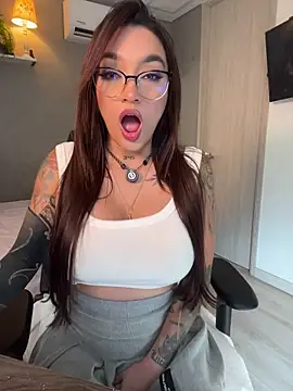 Snapshot of DaniDusan_ chatting on 18, 6, 2026 DaniDusan online show from 18, 6, 2026
